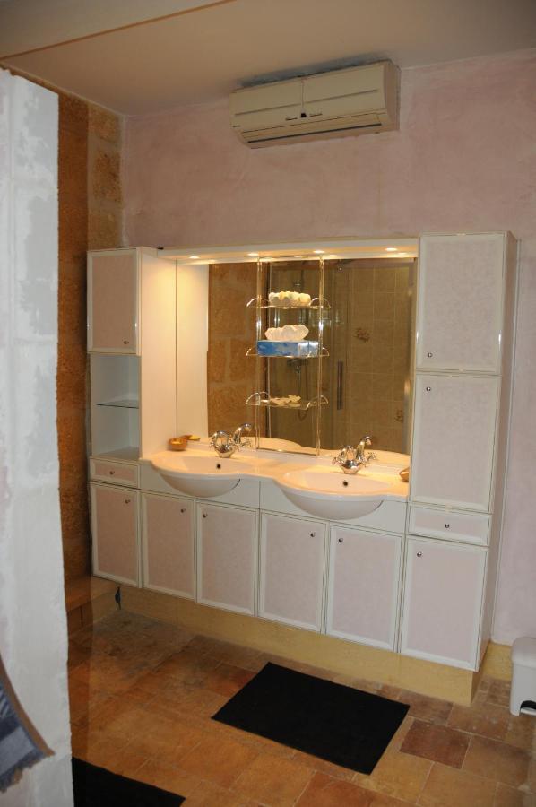 Mas Du Puits Blanc Bed & Breakfast Sernhac Dış mekan fotoğraf